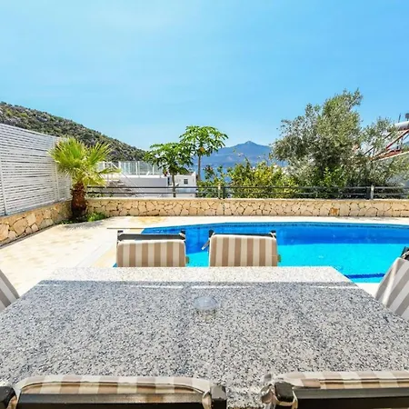 5 Star With First Class Amenities, 1046
