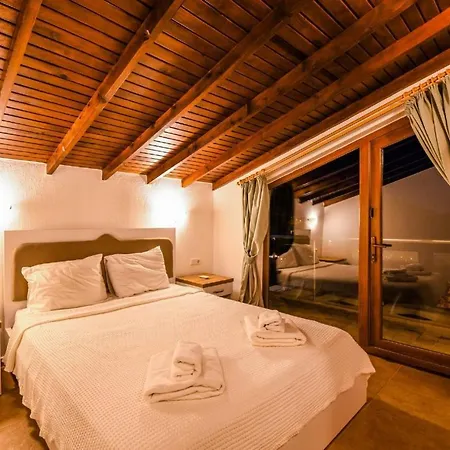 5 Star With First Class Amenities, 1046 Villa