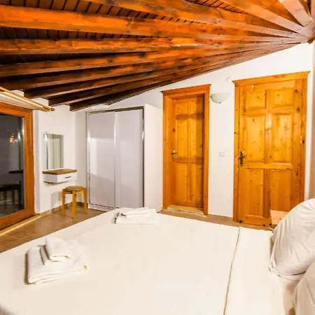 Villa 5 Star With First Class Amenities, 1046 *