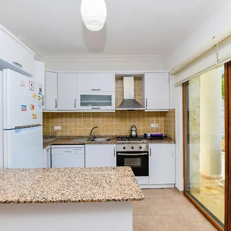 5 Star With First Class Amenities, 1046 *
